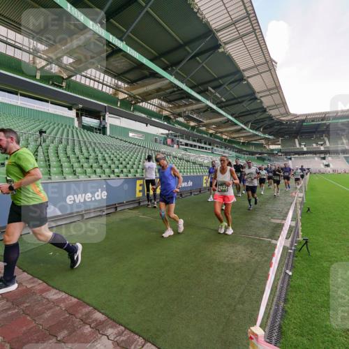 13.09.2026 - 21. swb-Marathon Bremen Michael Burmester http://msf.ph/oto/10321401 13.09.2026 13:21:33 Laufen im Stadion 128, 258, 343, 351, 423, 441, 601, 620, 704, 782, 851, 1060, 1094, 1129, 1158, 1177, 1316, 1344, 1409, 1417, 1439, 1446, 1518, 1669, 1676, 1697, 1729, 1756, 1808, 1815, 1846, 2010, 2064, 2139, 2201, 2258, 2278, 2290, 2349, 2394, 2395, 2414, 2417, 2437, 2501, 2519, 2533, 2551, 2588, 2619, 2632, 2652, 2660, 2685, 2694, 2695, 2736, 2793, 2828, 2886, 2954, 2964, 2995, 3004, 3010, 3017, 3018, 3022, 3034, 3035, 3036, 3037, 3070, 3074, 3102, 3139, 3144, 3225, 3264, 3682 meine-sportfotos.de