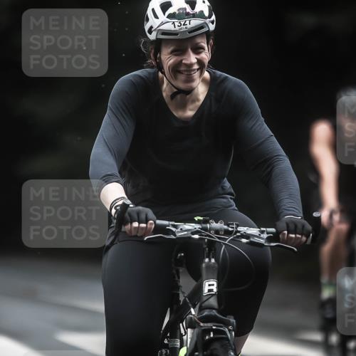 13.09.2026 - Stadtparktriathlon H.Heesch http://msf.ph/oto/10321404 13.09.2026 13:06:52 Radfahren 1244, 1270, 1277, 1281, 1327, 1353, 1391, 1406 meine-sportfotos.de