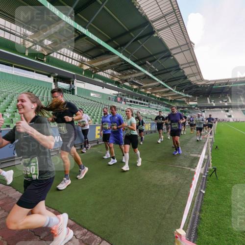 13.09.2026 - 21. swb-Marathon Bremen Michael Burmester http://msf.ph/oto/10321439 13.09.2026 13:21:37 Laufen im Stadion 128, 258, 343, 351, 423, 441, 601, 620, 704, 782, 851, 1060, 1094, 1129, 1158, 1177, 1316, 1344, 1409, 1417, 1439, 1446, 1518, 1657, 1669, 1676, 1697, 1729, 1808, 1846, 2010, 2064, 2139, 2201, 2258, 2278, 2290, 2349, 2394, 2395, 2414, 2417, 2437, 2501, 2519, 2551, 2588, 2619, 2632, 2652, 2660, 2685, 2711, 2736, 2793, 2828, 2886, 2954, 2964, 2995, 3004, 3010, 3017, 3018, 3022, 3034, 3035, 3036, 3037, 3070, 3074, 3102, 3139, 3144, 3225, 3264, 3351, 3682, 3784 meine-sportfotos.de