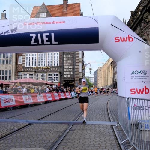 13.09.2026 - 21. swb-Marathon Bremen Tim E. http://msf.ph/oto/10321440 13.09.2026 10:59:01 Ziel 10254, 10485, 10794, 10832, 10878, 10948, 11030, 11189, 11228, 11488, 11743, 11955, 12176, 12237, 12320, 12499, 12505 meine-sportfotos.de