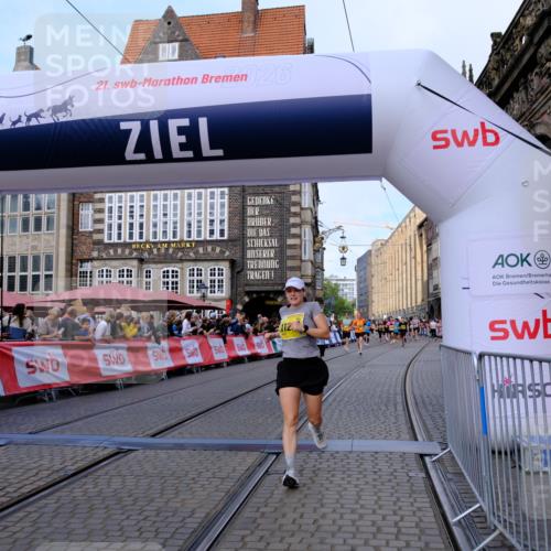 13.09.2026 - 21. swb-Marathon Bremen Tim E. http://msf.ph/oto/10321486 13.09.2026 10:59:01 Ziel 10254, 10485, 10794, 10832, 10878, 10948, 11030, 11189, 11228, 11488, 11743, 11955, 12176, 12237, 12320, 12499, 12505 meine-sportfotos.de