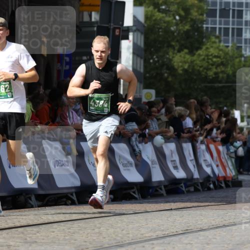 13.09.2026 - 21. swb-Marathon Bremen Strokosch-Dieckow http://msf.ph/oto/10321493 13.09.2026 13:08:58 Ziel 715, 3110, 3276, 4033, 4082, 4888, 5377, 5424, 6842, 7064, 7121, 8555, 9084, 9240, 9411, 9702, 2287, 2291, 2909, 4384, 4898, 5383, 7262, 8120, 8830, 10044 meine-sportfotos.de