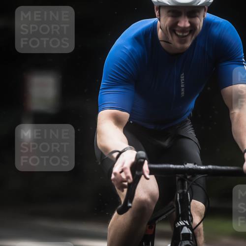 13.09.2026 - Stadtparktriathlon H.Heesch http://msf.ph/oto/10321521 13.09.2026 13:06:56 Radfahren 1270, 1277, 1281, 1327, 1353, 1391, 1406, 1421 meine-sportfotos.de