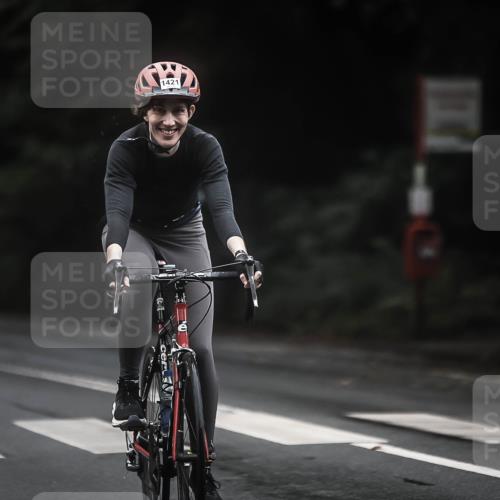 13.09.2026 - Stadtparktriathlon H.Heesch http://msf.ph/oto/10321533 13.09.2026 13:06:59 Radfahren 1270, 1277, 1281, 1353, 1360, 1421 meine-sportfotos.de