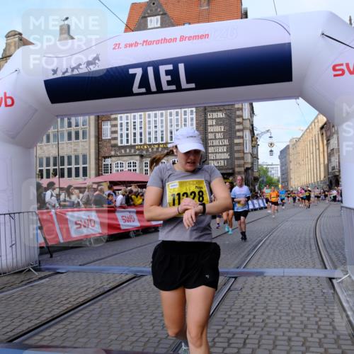 13.09.2026 - 21. swb-Marathon Bremen Tim E. http://msf.ph/oto/10321548 13.09.2026 10:59:03 Ziel 10254, 10485, 10794, 10832, 10948, 11030, 11189, 11228, 11488, 11743, 11955, 12130, 12176, 12237, 12320, 12414, 12505 meine-sportfotos.de