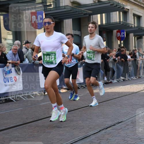 13.09.2026 - 21. swb-Marathon Bremen Strokosch-Dieckow http://msf.ph/oto/10321554 13.09.2026 13:18:16 Ziel 465, 1146, 1419, 2055, 2324, 2948, 3631, 4120, 4413, 4642, 5307, 5460, 5867, 6293, 6294, 6787, 6818, 7163, 7245, 7491, 7731, 8404, 8540, 8743, 8872, 9019, 9275, 9327, 9833, 13150, 948, 1631, 1797, 1872, 2001, 2260, 2634, 2671, 3241, 3458, 3514, 3634, 4131, 4733, 5292, 5460, 5695, 5935, 5948, 6152, 6290, 6448, 7491, 7954, 8094, 8805, 8869, 8943, 8944, 9134, 9609, 9837, 10065 meine-sportfotos.de