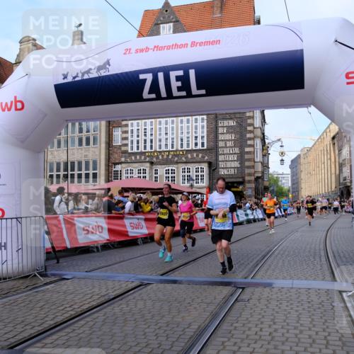 13.09.2026 - 21. swb-Marathon Bremen Tim E. http://msf.ph/oto/10321578 13.09.2026 10:59:04 Ziel 10254, 10485, 10787, 10794, 10832, 10948, 11030, 11189, 11228, 11278, 11488, 11743, 11955, 12130, 12176, 12237, 12414, 12505 meine-sportfotos.de