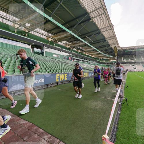 13.09.2026 - 21. swb-Marathon Bremen Michael Burmester http://msf.ph/oto/10321587 13.09.2026 13:21:56 Laufen im Stadion 128, 160, 211, 258, 343, 351, 423, 441, 571, 601, 620, 704, 782, 851, 1060, 1094, 1157, 1158, 1177, 1259, 1316, 1344, 1417, 1439, 1518, 1657, 1669, 1676, 1729, 1808, 1846, 1883, 2139, 2201, 2258, 2278, 2290, 2394, 2395, 2414, 2417, 2437, 2504, 2519, 2551, 2588, 2619, 2632, 2652, 2660, 2685, 2711, 2736, 2793, 2828, 2886, 2954, 2964, 2995, 3004, 3010, 3022, 3034, 3070, 3074, 3102, 3144, 3225, 3351, 3682, 3784, 4020, 4431, 4584, 1506 meine-sportfotos.de