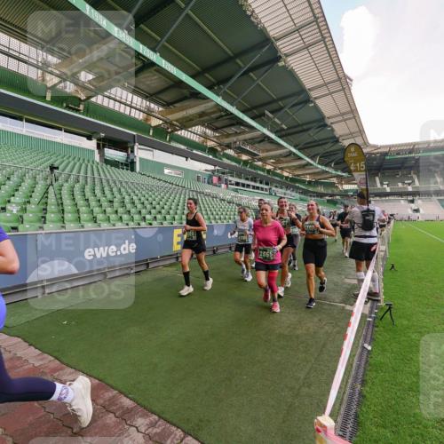 13.09.2026 - 21. swb-Marathon Bremen Michael Burmester http://msf.ph/oto/10321602 13.09.2026 13:21:58 Laufen im Stadion 128, 160, 211, 258, 343, 351, 423, 441, 571, 601, 620, 704, 782, 851, 1060, 1094, 1157, 1158, 1177, 1259, 1316, 1344, 1417, 1439, 1518, 1657, 1669, 1676, 1729, 1808, 1846, 1883, 2139, 2201, 2258, 2278, 2290, 2394, 2395, 2414, 2417, 2437, 2504, 2519, 2551, 2588, 2619, 2632, 2652, 2660, 2685, 2711, 2736, 2793, 2828, 2886, 2954, 2964, 2995, 3004, 3010, 3022, 3034, 3070, 3074, 3102, 3144, 3225, 3351, 3682, 3784, 4020, 4431, 4584, 1506 meine-sportfotos.de
