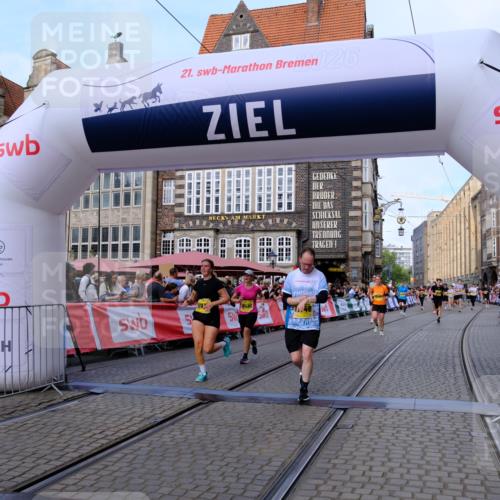 13.09.2026 - 21. swb-Marathon Bremen Tim E. http://msf.ph/oto/10321629 13.09.2026 10:59:04 Ziel 10254, 10485, 10787, 10794, 10832, 10948, 11030, 11189, 11228, 11278, 11488, 11743, 11955, 12130, 12176, 12237, 12414, 12505 meine-sportfotos.de