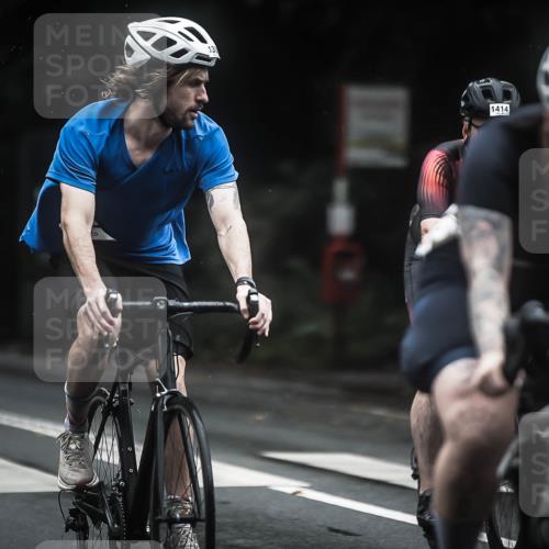 13.09.2026 - Stadtparktriathlon H.Heesch http://msf.ph/oto/10321631 13.09.2026 13:07:10 Radfahren 1146, 1263, 1300, 1317, 1360, 1381, 1414 meine-sportfotos.de