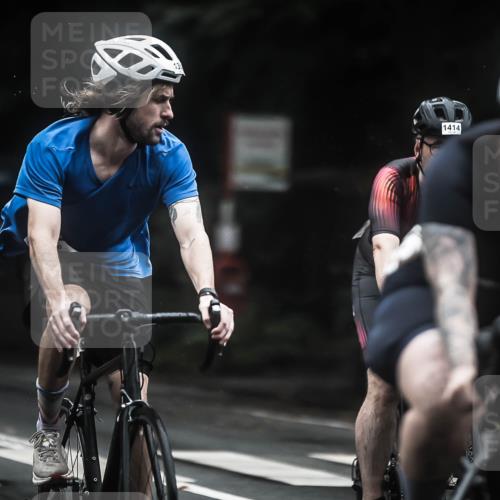 13.09.2026 - Stadtparktriathlon H.Heesch http://msf.ph/oto/10321633 13.09.2026 13:07:10 Radfahren 1146, 1263, 1300, 1317, 1360, 1381, 1414 meine-sportfotos.de