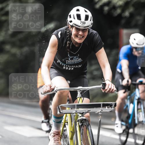 13.09.2026 - Stadtparktriathlon H.Heesch http://msf.ph/oto/10321636 13.09.2026 11:58:15 Radfahren 738, 750, 847, 853, 904, 906, 918, 920, 922, 934, 963, 999, 1028 meine-sportfotos.de