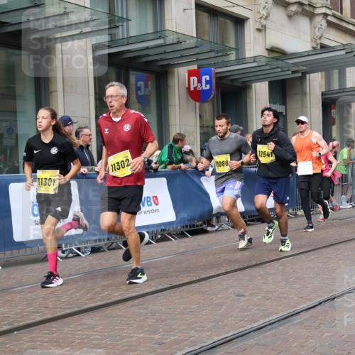 13.09.2026 - 21. swb-Marathon Bremen Strokosch-Dieckow http://msf.ph/oto/10321643 13.09.2026 10:59:10 Ziel 10147, 10377, 10492, 10745, 10922, 11086, 11151, 11207, 11500, 11519, 11594, 11873, 12267, 12295, 12481, 12527, 12537, 12541, 10254, 10383, 10415, 10427, 10477, 10485, 10668, 10787, 10794, 10843, 11034, 11086, 11125, 11267, 11278, 11301, 11302, 11602, 11913, 12015, 12118, 12127, 12130, 12131, 12176, 12200, 12271, 12297, 12414 meine-sportfotos.de