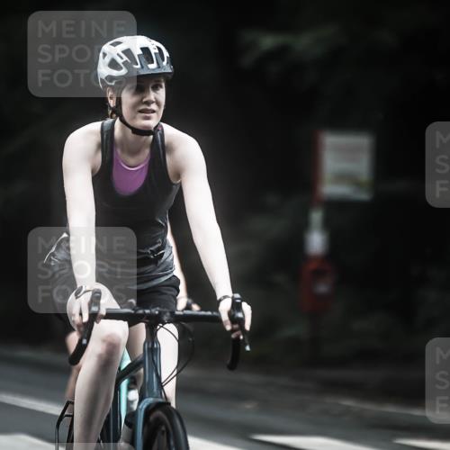 13.09.2026 - Stadtparktriathlon H.Heesch http://msf.ph/oto/10321649 13.09.2026 13:07:11 Radfahren 1115, 1146, 1263, 1300, 1317, 1360, 1381, 1414 meine-sportfotos.de
