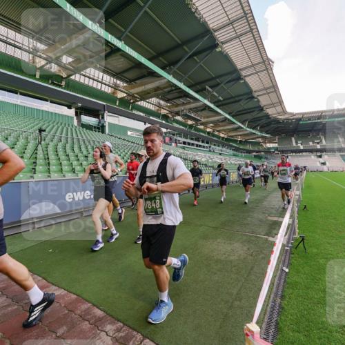 13.09.2026 - 21. swb-Marathon Bremen Michael Burmester http://msf.ph/oto/10321664 13.09.2026 13:22:03 Laufen im Stadion 128, 160, 211, 258, 343, 351, 423, 441, 571, 601, 620, 782, 851, 1060, 1094, 1157, 1158, 1177, 1259, 1316, 1344, 1417, 1439, 1518, 1657, 1669, 1676, 1691, 1729, 1808, 1846, 1883, 2139, 2201, 2258, 2278, 2290, 2394, 2395, 2414, 2437, 2504, 2519, 2551, 2588, 2619, 2632, 2652, 2660, 2685, 2711, 2736, 2793, 2828, 2886, 2954, 2964, 2995, 3004, 3010, 3022, 3034, 3070, 3074, 3102, 3144, 3225, 3351, 3530, 3682, 3784, 4020, 4406, 4407, 4431, 4584, 1506 meine-sportfotos.de