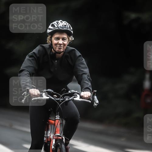 13.09.2026 - Stadtparktriathlon H.Heesch http://msf.ph/oto/10321683 13.09.2026 13:07:18 Radfahren 1115, 1203, 1219, 1383 meine-sportfotos.de
