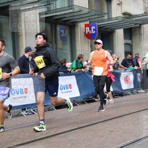 13.09.2026 - 21. swb-Marathon Bremen Strokosch-Dieckow http://msf.ph/oto/10321705 13.09.2026 10:59:11 Ziel 10147, 10377, 10492, 10745, 10922, 11151, 11207, 11500, 11519, 11594, 11873, 12267, 12295, 12481, 12527, 12537, 12541, 10254, 10383, 10415, 10427, 10477, 10668, 10787, 10794, 10843, 11034, 11086, 11125, 11267, 11278, 11301, 11302, 11602, 11913, 12015, 12118, 12127, 12130, 12131, 12176, 12200, 12271, 12297, 12414, 12541 meine-sportfotos.de