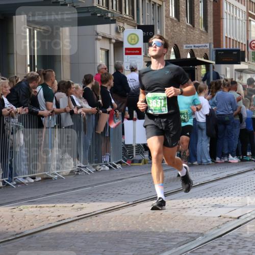 13.09.2026 - 21. swb-Marathon Bremen Strokosch-Dieckow http://msf.ph/oto/10321728 13.09.2026 13:18:19 Ziel 465, 2055, 2324, 2948, 3631, 4120, 4413, 4642, 5307, 5867, 6293, 6294, 6787, 6818, 7104, 7163, 7245, 7731, 8404, 8540, 8743, 8872, 9019, 9275, 9327, 9833, 1146, 1419, 1631, 1872, 2260, 2634, 2671, 3241, 3458, 3514, 3634, 4131, 4733, 5292, 5460, 5695, 5948, 6152, 6290, 6448, 7491, 7954, 8094, 8805, 8943, 8944, 9134, 9609, 10065, 13150 meine-sportfotos.de