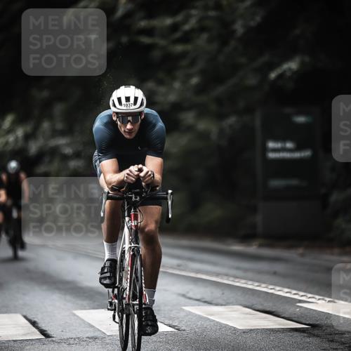 13.09.2026 - Stadtparktriathlon H.Heesch http://msf.ph/oto/10321775 13.09.2026 11:58:29 Radfahren 802, 877, 951, 970, 974, 1037, 1051 meine-sportfotos.de