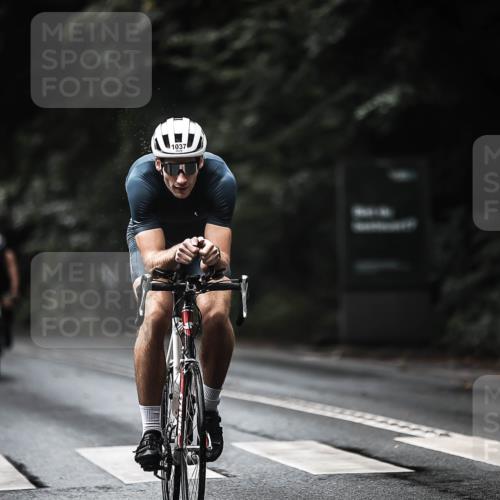 13.09.2026 - Stadtparktriathlon H.Heesch http://msf.ph/oto/10321776 13.09.2026 11:58:29 Radfahren 802, 877, 951, 970, 974, 1037, 1051 meine-sportfotos.de