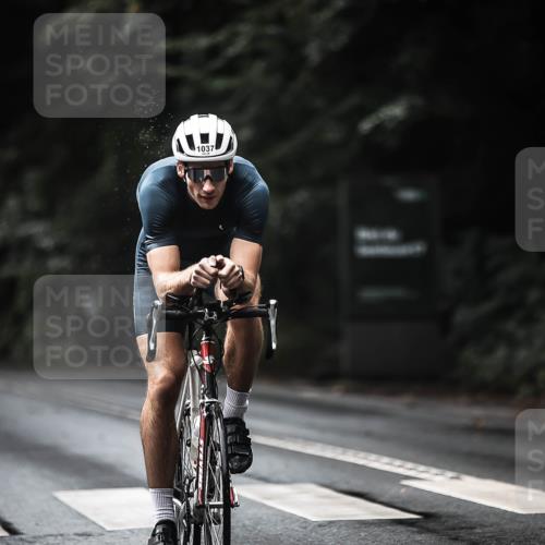 13.09.2026 - Stadtparktriathlon H.Heesch http://msf.ph/oto/10321782 13.09.2026 11:58:29 Radfahren 802, 877, 951, 970, 974, 1037, 1051 meine-sportfotos.de