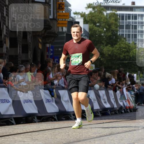 13.09.2026 - 21. swb-Marathon Bremen Strokosch-Dieckow http://msf.ph/oto/10321841 13.09.2026 13:09:12 Ziel 1925, 3110, 3330, 4033, 4384, 5377, 5517, 5636, 5696, 6906, 7262, 8555, 9240, 9411, 9702, 9867, 9906, 9911, 1034, 1241, 3197, 4895, 5111, 8759, 9789, 9866, 9904 meine-sportfotos.de