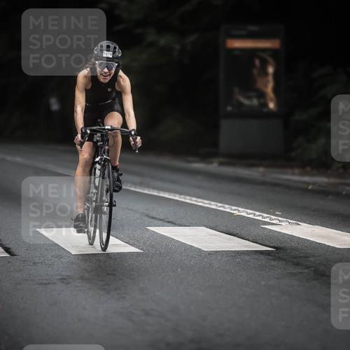 13.09.2026 - Stadtparktriathlon H.Heesch http://msf.ph/oto/10321889 13.09.2026 13:07:35 Radfahren 1233, 1341, 1379 meine-sportfotos.de