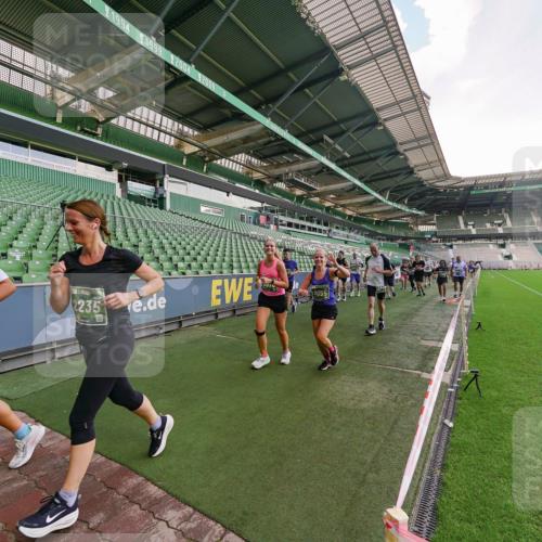 13.09.2026 - 21. swb-Marathon Bremen Michael Burmester http://msf.ph/oto/10321895 13.09.2026 13:22:29 Laufen im Stadion 128, 160, 211, 258, 343, 351, 423, 441, 533, 571, 601, 609, 708, 782, 851, 892, 1060, 1094, 1157, 1158, 1177, 1178, 1259, 1316, 1331, 1344, 1417, 1518, 1657, 1669, 1676, 1691, 1729, 1746, 1788, 1883, 2213, 2290, 2414, 2433, 2475, 2504, 2526, 2551, 2619, 2632, 2652, 2660, 2685, 2711, 2828, 2954, 2964, 2995, 3010, 3022, 3034, 3144, 3225, 3252, 3347, 3351, 3505, 3530, 3559, 3682, 3727, 3784, 4020, 4054, 4231, 4406, 4407, 4431, 4467, 4584, 1506 meine-sportfotos.de