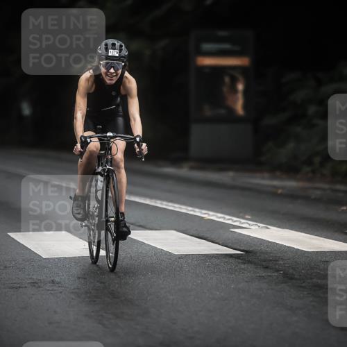 13.09.2026 - Stadtparktriathlon H.Heesch http://msf.ph/oto/10321899 13.09.2026 13:07:36 Radfahren 1233, 1264, 1341, 1379 meine-sportfotos.de