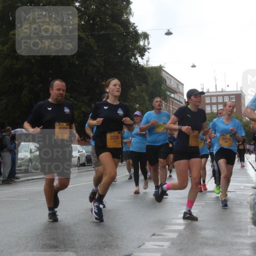 13.09.2026 - Kiel Lauf Markus Tischler http://msf.ph/oto/10321928 13.09.2026 10:56:01 Fleethörn 3325, 3326, 1851, 5605 meine-sportfotos.de