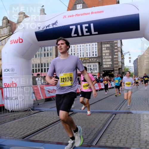 13.09.2026 - 21. swb-Marathon Bremen Tim E. http://msf.ph/oto/10321933 13.09.2026 10:59:12 Ziel 10254, 10383, 10427, 10477, 10485, 10787, 10794, 10832, 10843, 10948, 11034, 11228, 11267, 11278, 11488, 11602, 12015, 12127, 12130, 12131, 12176, 12271, 12297, 12414 meine-sportfotos.de