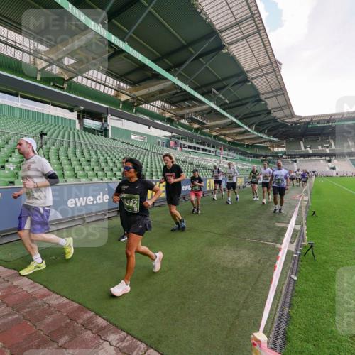 13.09.2026 - 21. swb-Marathon Bremen Michael Burmester http://msf.ph/oto/10321941 13.09.2026 13:22:34 Laufen im Stadion 128, 160, 211, 258, 343, 351, 423, 441, 533, 571, 601, 609, 708, 782, 851, 892, 1060, 1094, 1157, 1158, 1177, 1178, 1259, 1316, 1331, 1344, 1417, 1518, 1657, 1669, 1676, 1691, 1729, 1746, 1788, 1883, 2213, 2290, 2433, 2475, 2504, 2526, 2551, 2619, 2632, 2652, 2660, 2685, 2711, 2828, 2954, 2964, 2995, 3022, 3034, 3144, 3225, 3252, 3347, 3351, 3423, 3505, 3530, 3559, 3682, 3727, 3784, 3819, 4020, 4054, 4231, 4406, 4407, 4431, 4467, 4584, 1506 meine-sportfotos.de