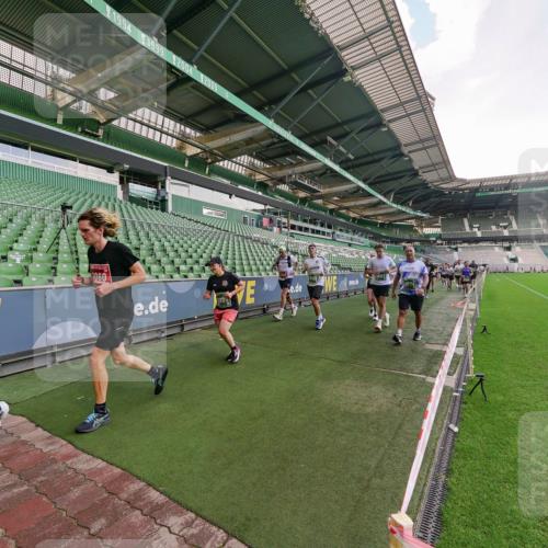13.09.2026 - 21. swb-Marathon Bremen Michael Burmester http://msf.ph/oto/10321954 13.09.2026 13:22:35 Laufen im Stadion 128, 160, 211, 258, 343, 351, 423, 441, 533, 571, 601, 609, 708, 782, 851, 892, 1060, 1094, 1157, 1158, 1177, 1178, 1259, 1316, 1331, 1344, 1417, 1518, 1657, 1669, 1676, 1691, 1729, 1746, 1788, 1883, 2213, 2290, 2433, 2475, 2504, 2526, 2551, 2619, 2632, 2652, 2660, 2685, 2711, 2828, 2954, 2964, 2995, 3022, 3034, 3144, 3225, 3252, 3347, 3351, 3423, 3505, 3530, 3559, 3682, 3727, 3784, 3819, 4020, 4054, 4231, 4406, 4407, 4431, 4467, 4584, 1506 meine-sportfotos.de