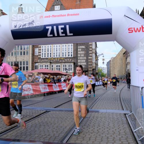 13.09.2026 - 21. swb-Marathon Bremen Tim E. http://msf.ph/oto/10321957 13.09.2026 10:59:13 Ziel 10254, 10383, 10427, 10477, 10485, 10787, 10794, 10832, 10843, 10948, 11034, 11228, 11267, 11278, 11602, 12015, 12127, 12130, 12131, 12176, 12271, 12297, 12414 meine-sportfotos.de