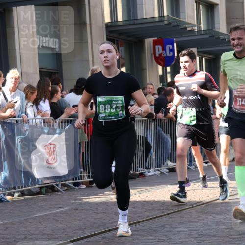 13.09.2026 - 21. swb-Marathon Bremen Strokosch-Dieckow http://msf.ph/oto/10321965 13.09.2026 13:18:25 Ziel 307, 465, 2324, 2948, 3631, 4120, 4413, 4642, 4916, 5277, 5867, 6787, 7104, 7163, 7245, 7602, 7731, 8404, 8540, 8743, 8872, 9019, 9275, 9327, 9833, 1146, 1419, 1872, 2055, 2260, 2671, 3241, 3458, 3514, 3634, 4131, 5292, 5307, 5460, 5695, 6152, 6293, 6294, 6818, 7491, 7954, 8094, 8943, 8944, 9134, 9609, 10065, 13150 meine-sportfotos.de