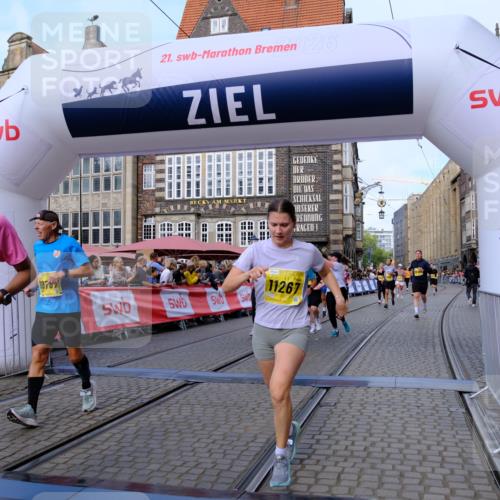 13.09.2026 - 21. swb-Marathon Bremen Tim E. http://msf.ph/oto/10321971 13.09.2026 10:59:13 Ziel 10254, 10383, 10427, 10477, 10485, 10787, 10794, 10832, 10843, 10948, 11034, 11228, 11267, 11278, 11602, 12015, 12127, 12130, 12131, 12176, 12271, 12297, 12414 meine-sportfotos.de