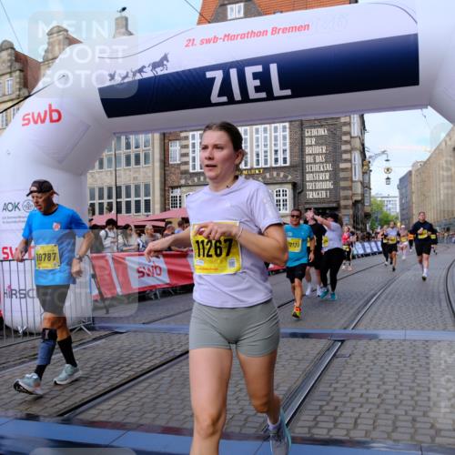 13.09.2026 - 21. swb-Marathon Bremen Tim E. http://msf.ph/oto/10322002 13.09.2026 10:59:14 Ziel 10254, 10383, 10427, 10477, 10485, 10787, 10794, 10832, 10843, 10948, 11034, 11267, 11278, 11602, 12015, 12127, 12130, 12131, 12176, 12271, 12297, 12414 meine-sportfotos.de