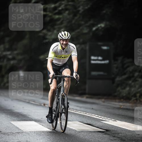 13.09.2026 - Stadtparktriathlon H.Heesch http://msf.ph/oto/10322023 13.09.2026 11:58:43 Radfahren 864, 886, 888, 894, 980 meine-sportfotos.de