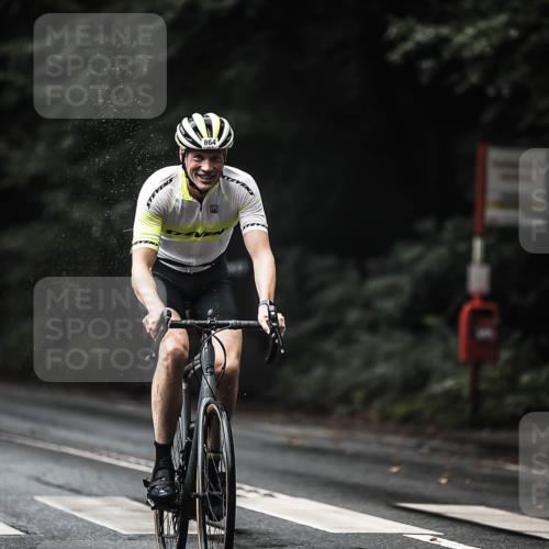 13.09.2026 - Stadtparktriathlon H.Heesch http://msf.ph/oto/10322040 13.09.2026 11:58:44 Radfahren 864, 886, 888, 894, 980 meine-sportfotos.de