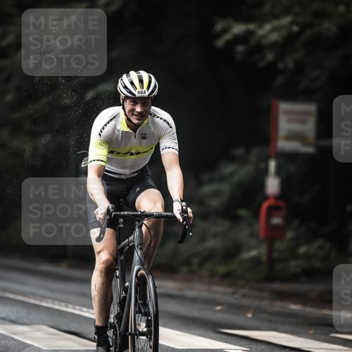 13.09.2026 - Stadtparktriathlon H.Heesch http://msf.ph/oto/10322049 13.09.2026 11:58:44 Radfahren 864, 886, 888, 894, 980 meine-sportfotos.de
