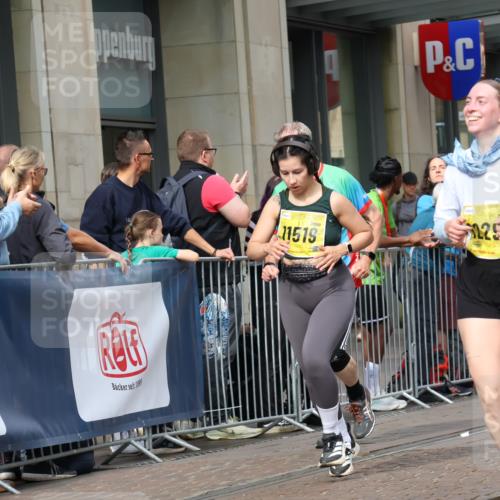 13.09.2026 - 21. swb-Marathon Bremen Strokosch-Dieckow http://msf.ph/oto/10322052 13.09.2026 10:59:22 Ziel 10147, 10236, 10355, 10669, 10745, 10922, 10928, 10929, 11054, 11056, 11089, 11151, 11194, 11207, 11419, 11501, 11519, 11594, 11803, 12138, 12242, 12243, 12295, 12480, 12481, 12527, 10377, 10415, 10427, 10492, 10668, 10922, 11086, 11125, 11301, 11302, 11500, 11873, 11913, 12015, 12118, 12200, 12267, 12297, 12537, 12541 meine-sportfotos.de
