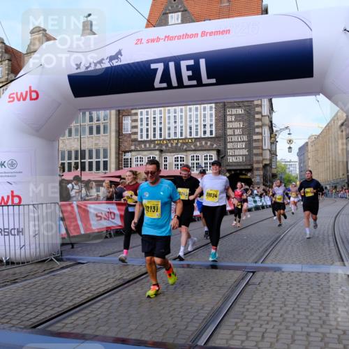 13.09.2026 - 21. swb-Marathon Bremen Tim E. http://msf.ph/oto/10322061 13.09.2026 10:59:15 Ziel 10254, 10383, 10415, 10427, 10477, 10485, 10787, 10794, 10832, 10843, 10948, 11034, 11267, 11278, 11602, 11913, 12015, 12127, 12130, 12131, 12176, 12271, 12297, 12414 meine-sportfotos.de