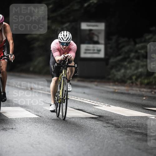 13.09.2026 - Stadtparktriathlon H.Heesch http://msf.ph/oto/10322080 13.09.2026 11:58:49 Radfahren 823, 864, 886, 980 meine-sportfotos.de