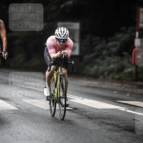 13.09.2026 - Stadtparktriathlon H.Heesch http://msf.ph/oto/10322094 13.09.2026 11:58:49 Radfahren 823, 864, 886, 980 meine-sportfotos.de