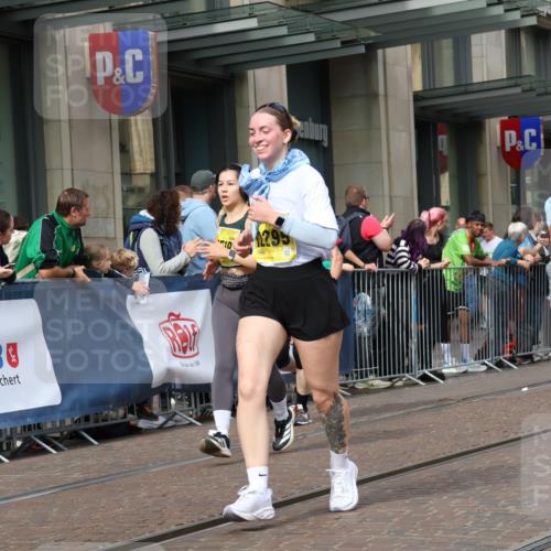 13.09.2026 - 21. swb-Marathon Bremen Strokosch-Dieckow http://msf.ph/oto/10322106 13.09.2026 10:59:23 Ziel 10147, 10236, 10355, 10669, 10691, 10745, 10928, 10929, 11054, 11056, 11089, 11151, 11194, 11207, 11419, 11501, 11519, 11594, 11803, 11904, 12138, 12242, 12243, 12295, 12388, 12480, 12481, 12527, 10377, 10415, 10427, 10492, 10668, 10922, 11086, 11125, 11301, 11302, 11500, 11873, 11913, 12118, 12200, 12267, 12297, 12537, 12541 meine-sportfotos.de