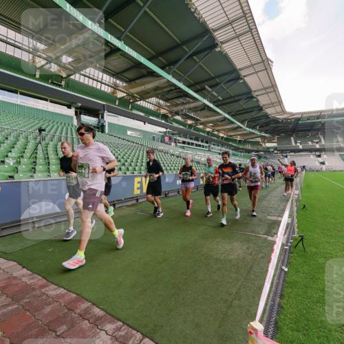 13.09.2026 - 21. swb-Marathon Bremen Michael Burmester http://msf.ph/oto/10322118 13.09.2026 13:22:57 Laufen im Stadion 128, 160, 211, 258, 343, 351, 434, 441, 533, 571, 609, 708, 851, 892, 1060, 1157, 1178, 1259, 1331, 1344, 1417, 1518, 1657, 1669, 1691, 1729, 1746, 1788, 1883, 2213, 2290, 2433, 2445, 2475, 2495, 2504, 2526, 2619, 2632, 2652, 2660, 2685, 2711, 2768, 2936, 2964, 2968, 2995, 3022, 3034, 3225, 3252, 3282, 3292, 3347, 3351, 3395, 3423, 3447, 3505, 3530, 3559, 3682, 3727, 3770, 3784, 3819, 4020, 4054, 4231, 4406, 4407, 4431, 4466, 4467, 4584, 1506 meine-sportfotos.de