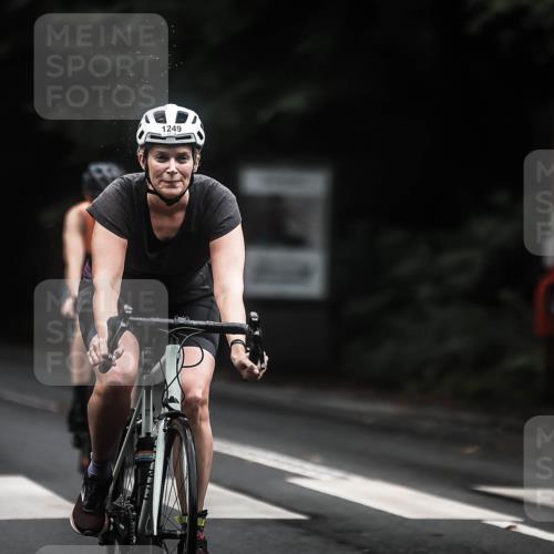 13.09.2026 - Stadtparktriathlon H.Heesch http://msf.ph/oto/10322120 13.09.2026 13:07:49 Radfahren 1194, 1221, 1249, 1292, 1310, 1400, 1423, 1428 meine-sportfotos.de