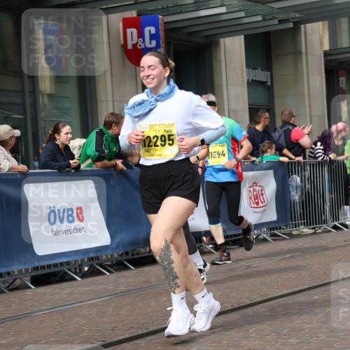 13.09.2026 - 21. swb-Marathon Bremen Strokosch-Dieckow http://msf.ph/oto/10322127 13.09.2026 10:59:23 Ziel 10147, 10236, 10355, 10669, 10691, 10745, 10928, 10929, 11054, 11056, 11089, 11151, 11194, 11207, 11419, 11501, 11519, 11594, 11803, 11904, 12138, 12242, 12243, 12295, 12388, 12480, 12481, 12527, 10377, 10415, 10427, 10492, 10668, 10922, 11086, 11125, 11301, 11302, 11500, 11873, 11913, 12118, 12200, 12267, 12297, 12537, 12541 meine-sportfotos.de