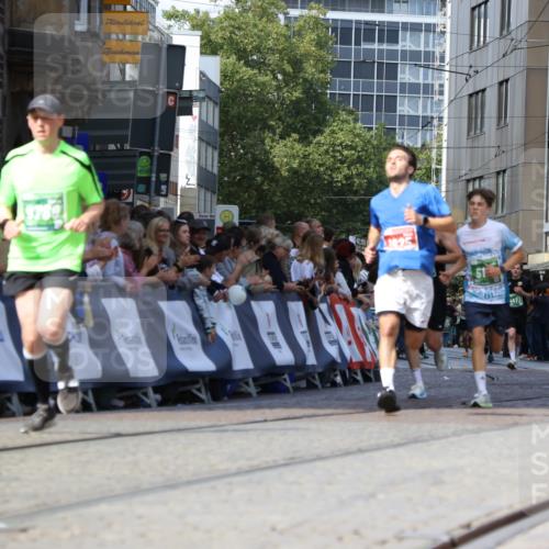 13.09.2026 - 21. swb-Marathon Bremen Strokosch-Dieckow http://msf.ph/oto/10322133 13.09.2026 13:09:21 Ziel 1925, 2287, 2291, 2909, 3330, 4384, 4898, 5383, 5517, 5636, 5696, 6906, 7262, 8120, 8830, 9867, 9906, 9911, 10044, 1034, 4473, 5111, 6652, 9789 meine-sportfotos.de
